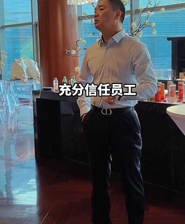 没想到	，国家点名胖东来不到半个月，于东来竟再令所有人刮目相看