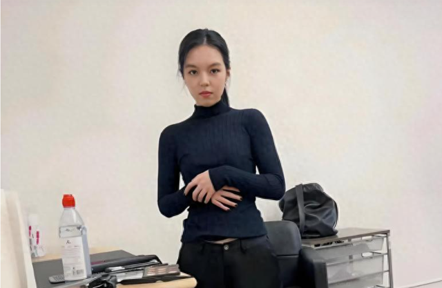 李咏也没想到，自己离世8年后，23岁的女儿就走上一条异样的道路