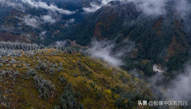四川牟尼沟：扎嘎瀑布引客来