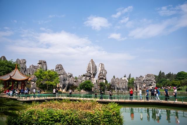 你所不知道的云南十八怪——石头长在云天外