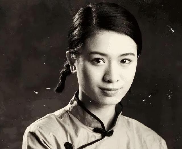 17岁嫁54岁将军，婚后32年怀孕16次，死后葬在八宝山，她是谁？