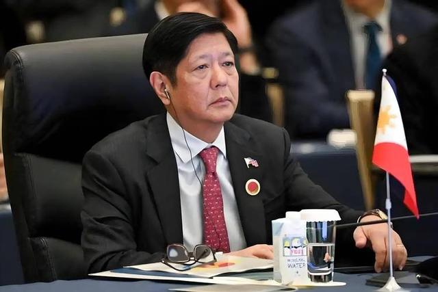 马科斯“腐败”风波升级，17万菲军力挺民众，菲律宾局势大变