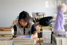 在姜萍的身上，我看到了张锡峰式鸡娃的短视图片