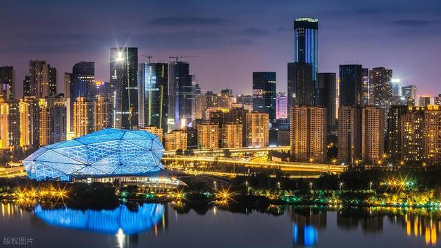 辽宁这座特大城市，是东北最大的交通枢纽，有8市共用国际机场！