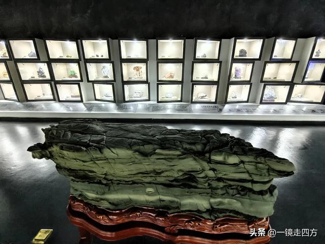 通化市自然博物馆里的漂亮矿石