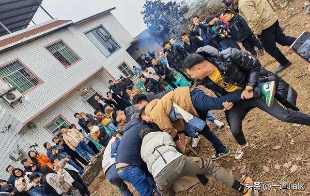 合川杀猪宴火到央视！人民日报点名，恶心事发生，呆呆网名恐难保