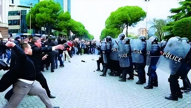 比越南还要白眼狼！中国决定撤离援助后，该国家居然立即翻脸