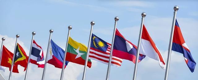 东盟也要变天了，印尼终于清醒，柬埔寨被摁着摩擦不是偶然的