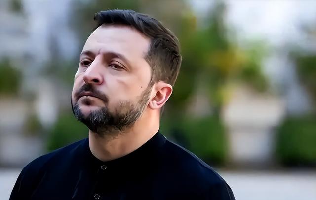 泽连斯基战果成疑惹众怒	，北约摊牌黑海袭船，乌自爆艇被炸翻天！