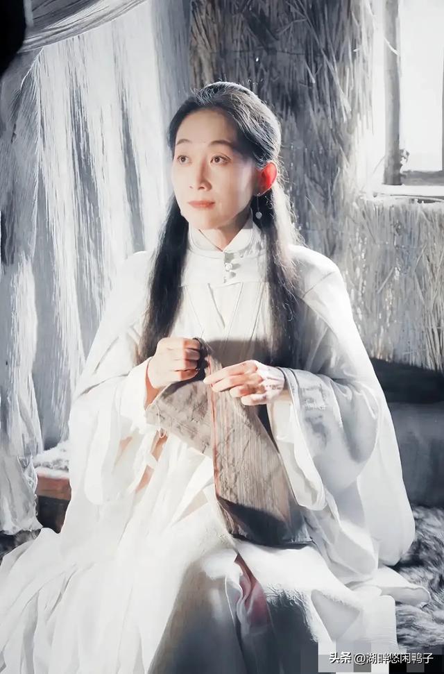 61岁的她真的太瘦了，几十年不吃白米饭保持身材，对自己也太狠了