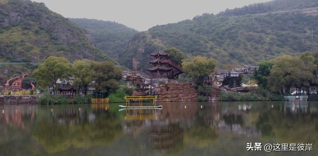 乘旅游专线游丽江的观音峡