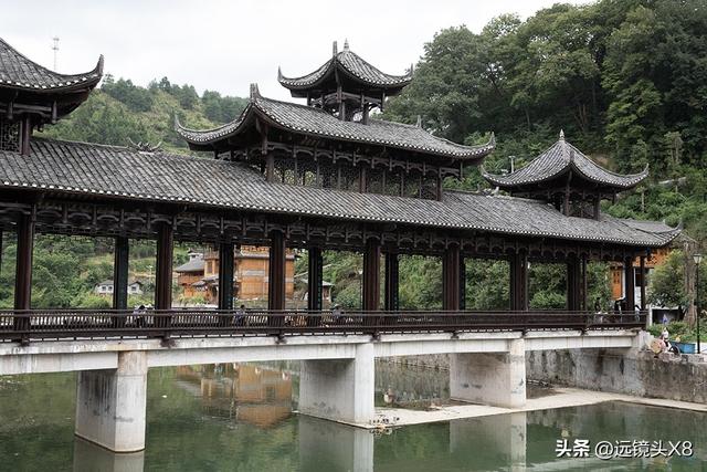 湖南湘西古城苗寨景观