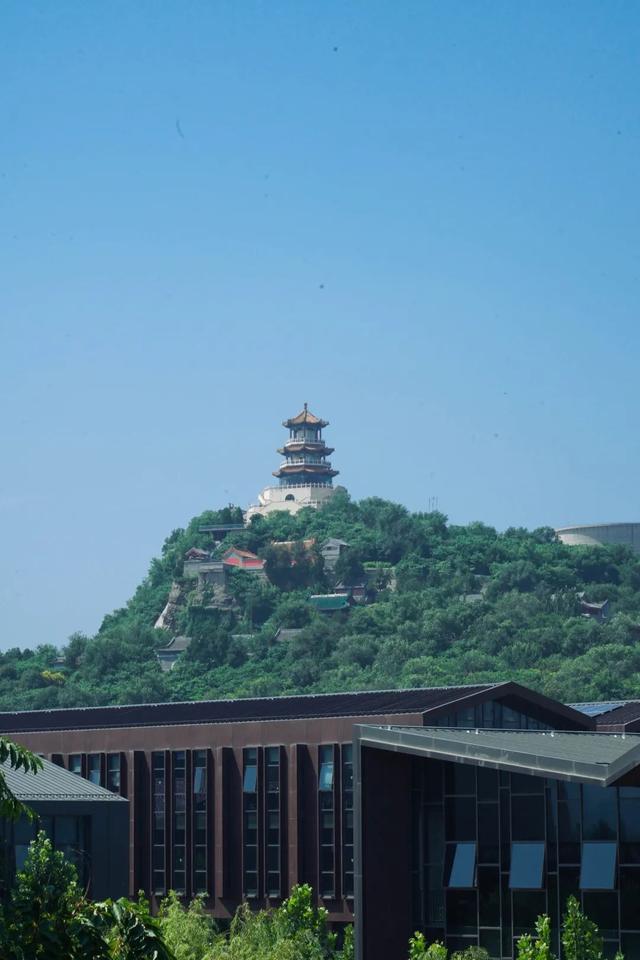 798 × 首钢园！打卡在高线公园上的「空中巴士」→