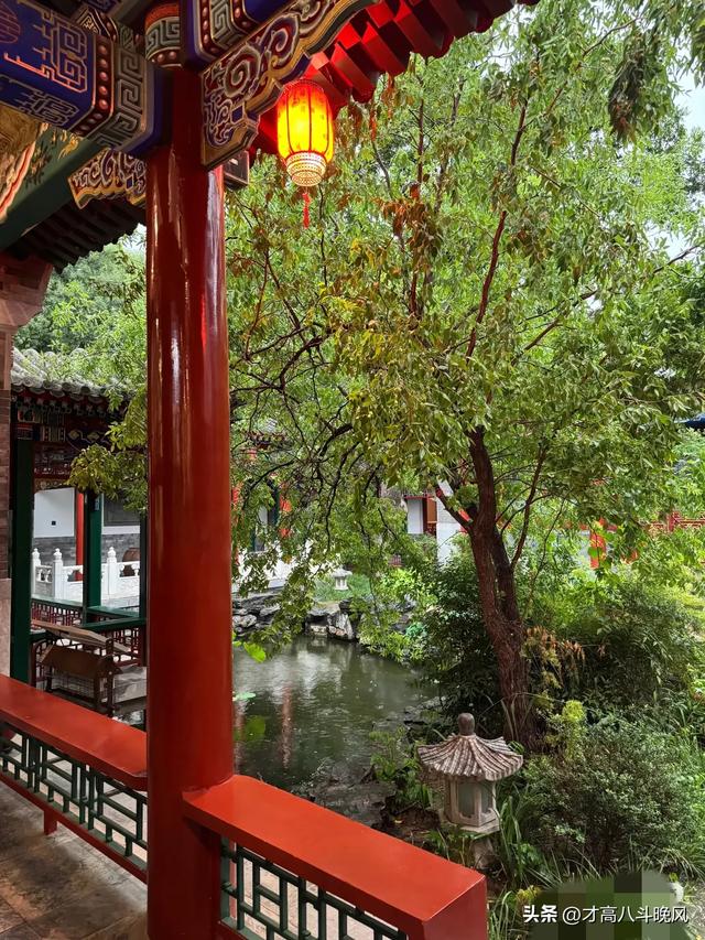 李湘在平台晒自家北京小院，大到让网友以为是景区，真的太有钱了