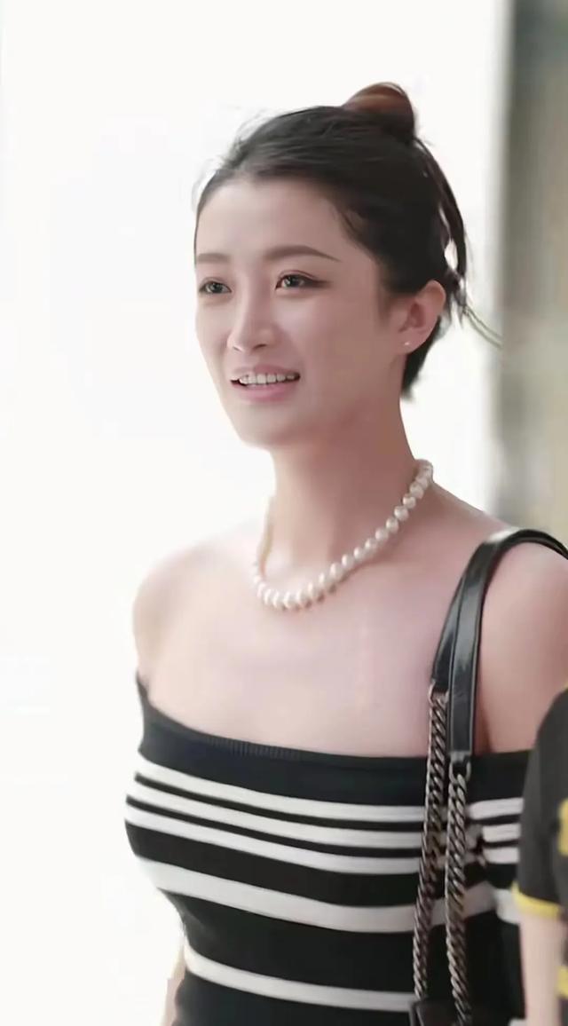 大体格女神 颜值身材简直是天花板级别 丰腴身材完全符合东方的审美