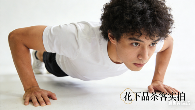 北京早餐摊大叔：2026别立硬扛flag！每天1个俯卧撑稳过一整年