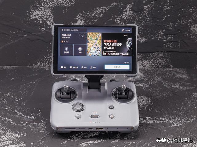 让航拍再次伟大！搭载1亿像素哈苏主摄的DJI Mavic 4 Pro动手玩