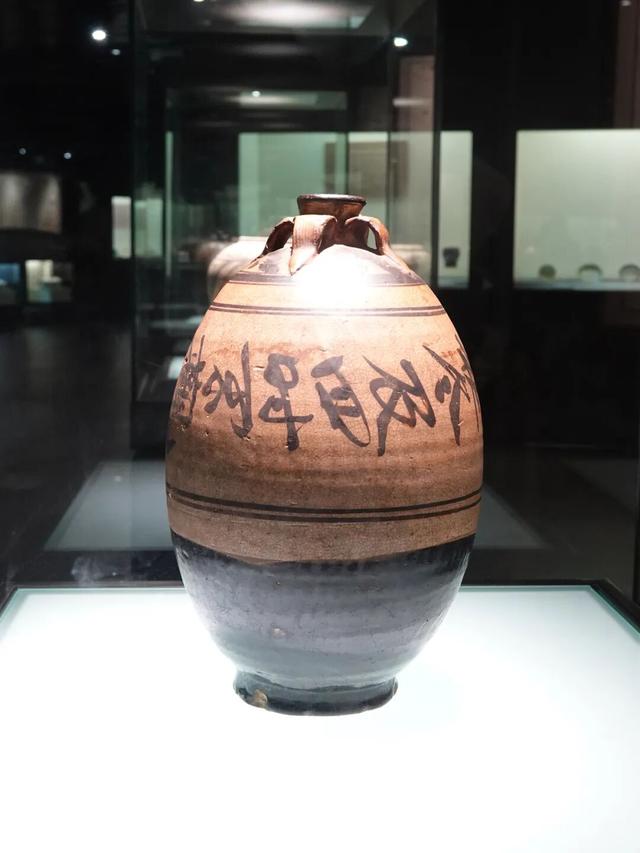 河北磁县，磁州窑博物馆笔记，那些白地黑花的枕头会讲故事