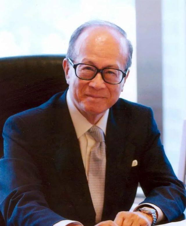 港口事件迎新转机，外交部再表态，看了李泽钜的事情我们想复杂了