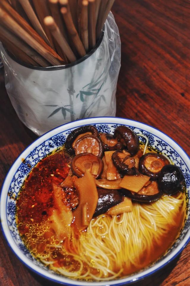 枫叶不输北国，园林比故宫浪漫！这座城市私藏了江南的所有秋天