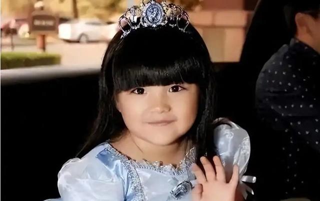 李湘也没想到，自己费心半辈子富养女儿，竟给王岳伦做了“嫁衣”
