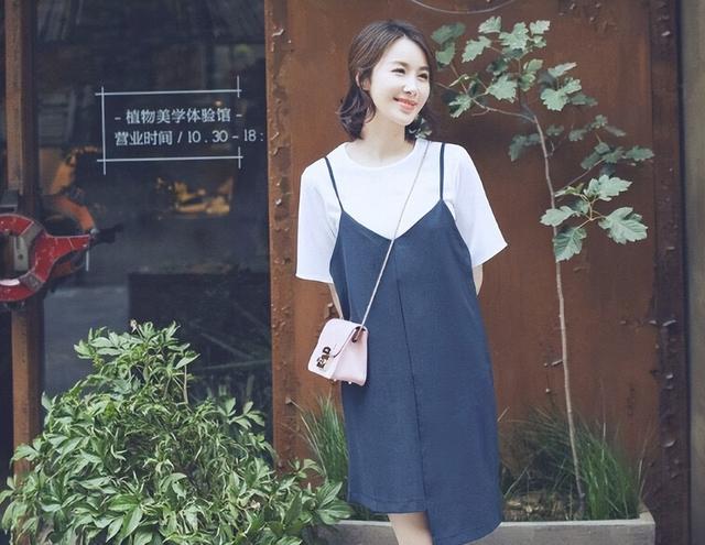 放弃主持事业	，嫁大15岁“软饭男”，如今才明白她的选择有多明智