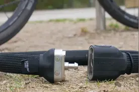可穿戴在身上的自行车锁，获钻石级安全评级图片