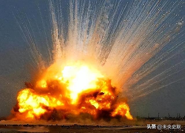 不到24小时，美军不宣而战！近百炸弹被投下，626次空袭惹恼全球