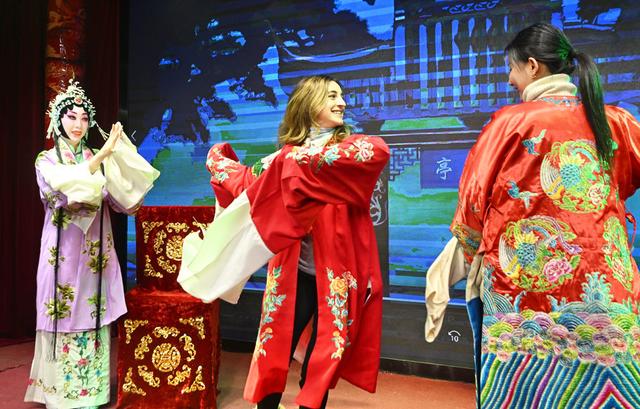 啥是吉林冰雪旅游？ 文旅精品+自然奇观+文化美食+……