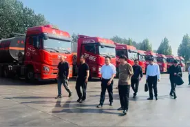 油晓峰在文水县调研集体土地入市工作图片