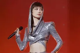 中国身高最高的10位女歌手，她们的大长腿太好看了！图片