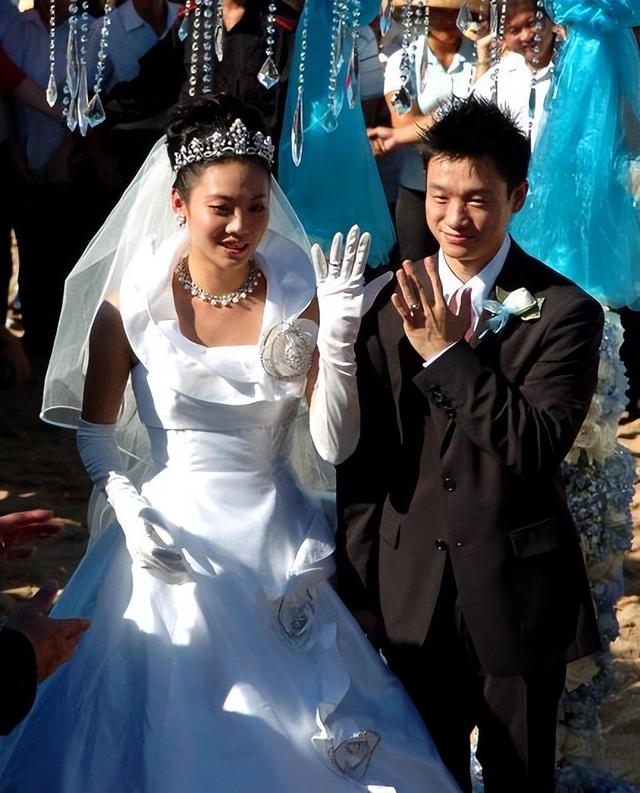 婚内包养奥运冠军，诈骗27位明星6000万，这名女人到底有何魅力