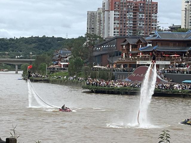 巴中市恩阳古镇“十一”假期文旅市场火爆出圈