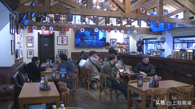 田子坊来了一群吹萨克斯的年轻人！