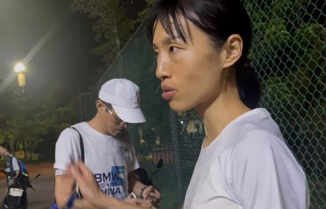 官媒发文，揭开最快护士张水华辞职内幕，信息量大	，风向又变了