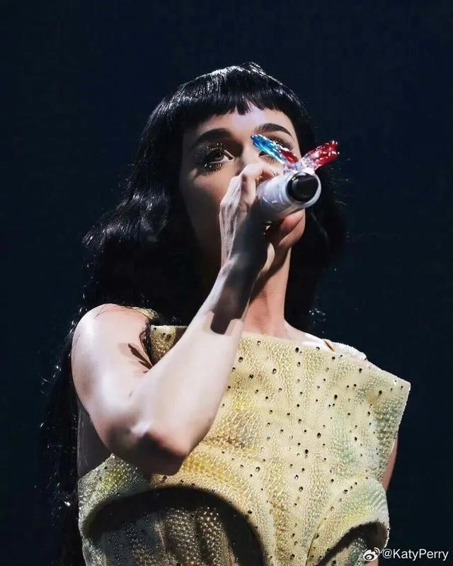 日韩这两件事咱不管	，该国总理十年来首访华挺重要