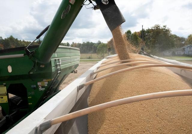 中美高层会晤前	，中国被曝给了美国想要的，特朗普也宣布对华降税