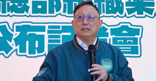 台岛政局突变，柯文哲当庭被捕，蔡英文在劫难逃，国民党兵分两路