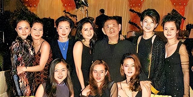 100多位情妇	，包养费上亿元，9女同床却落得个凄凉下场	、人财两空