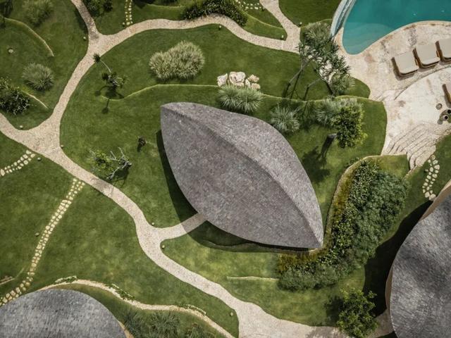 巴厘岛度假村上新！以魔鬼鱼为灵感的竹构建筑漂浮海天之间