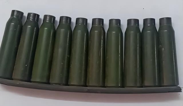 解放军报警！有人拾取3吨多炮弹残片卖钱，甚至有完整弹头？