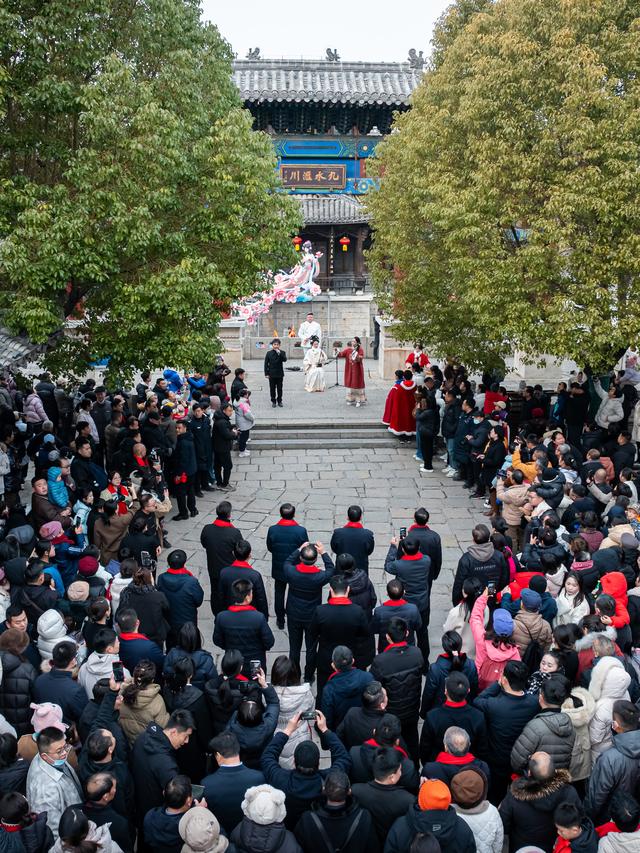 2026开门红！台儿庄古城元旦迎客火爆开启