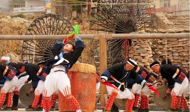 广西与贵州交界处的“菇类村”，女性衣着开放，以母系社会为主