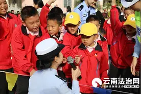 又到“122”，云南交警向您敬礼图片