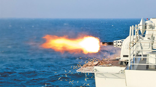 解放军刚包围台岛，郑丽文暴怒，李乾龙赶赴金门，民进党闯下大祸