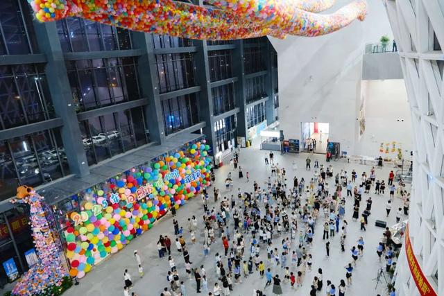 气球雨、逛大集、延时开放……日照非遗夜市2.0来了！