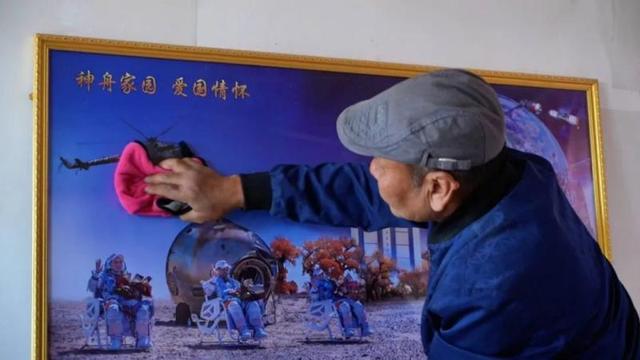 额济纳：最好牧场为航天 大漠深处写忠诚