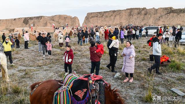 初冬，古城迎来西行客