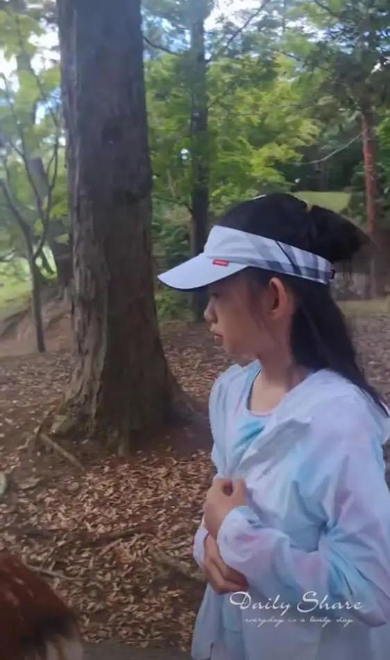 汪峰恋爱脑上头，飞新疆陪森林北吸烟都不下饭桌，女方翻手机查岗