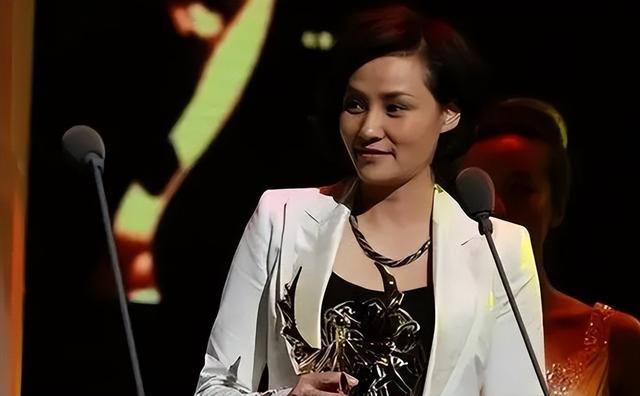 郭晶晶没想到，移居美国惨遭丈夫抛弃的高敏，已走上另一条上坡路